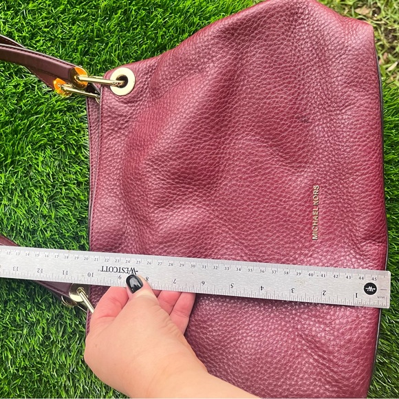 MICHAEL KORS AUTHENTIC GENUINE PEBBLED LEATHER DEEP PURPLE GOLD TONE TONE TRIM - Picture 6 of 16